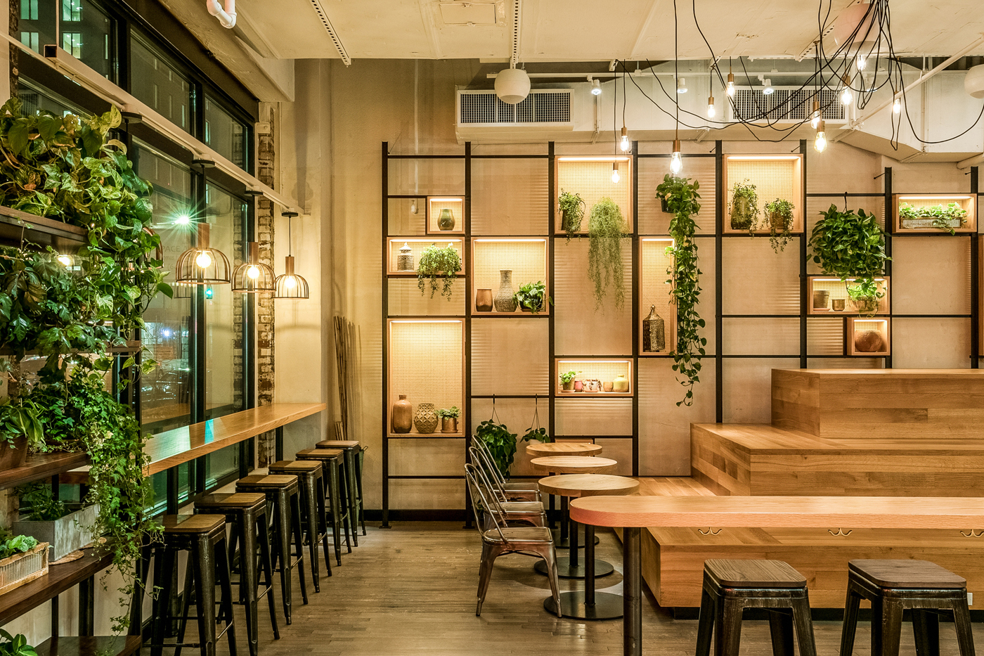 Mobiliario de madera para tu restaurante