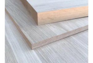 tablero-encimera-roble-finger-joint-1 TABLERO ALISTONADO PINO LAMA ENTERA